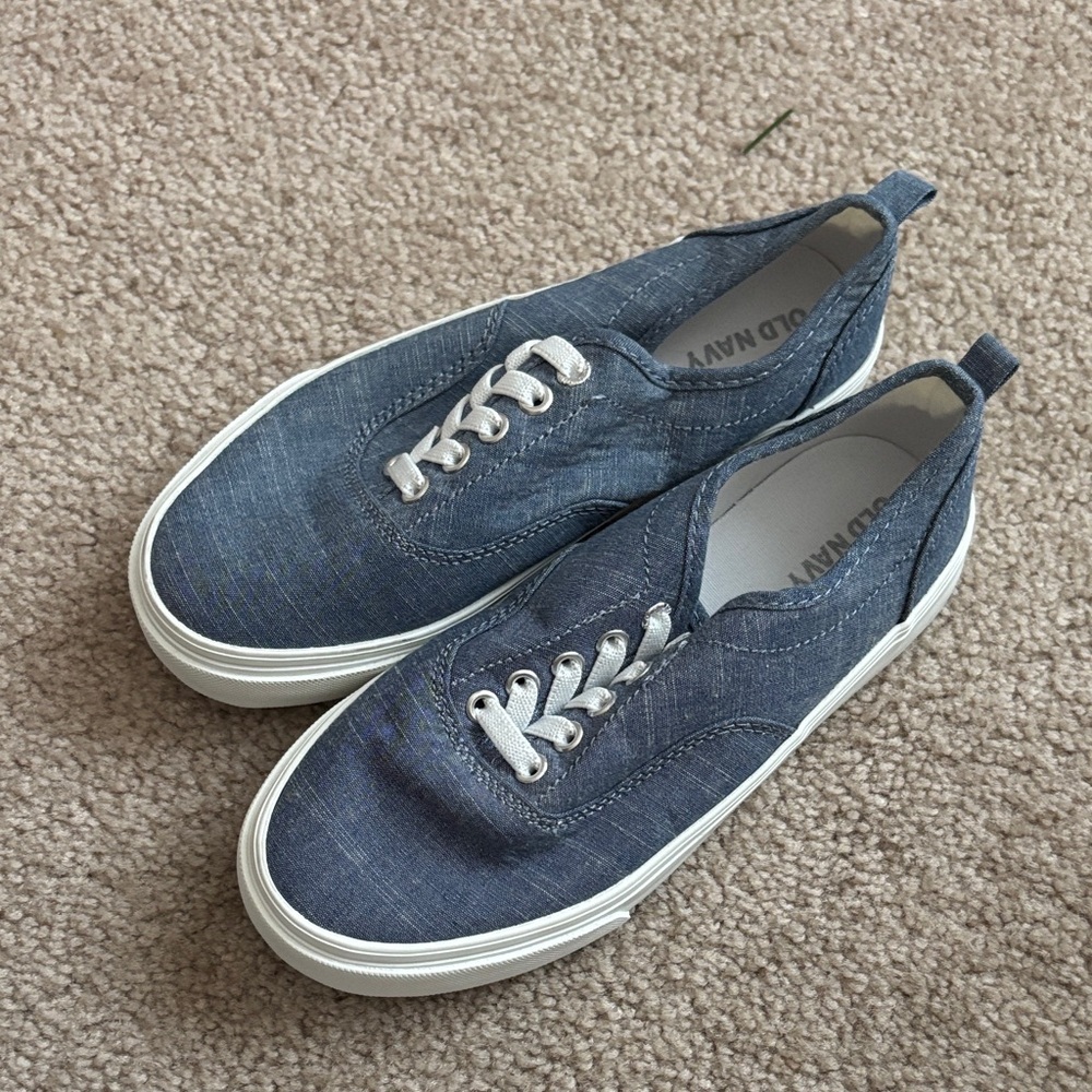 Old Navy Blue Canvas Sneakers size youth 1